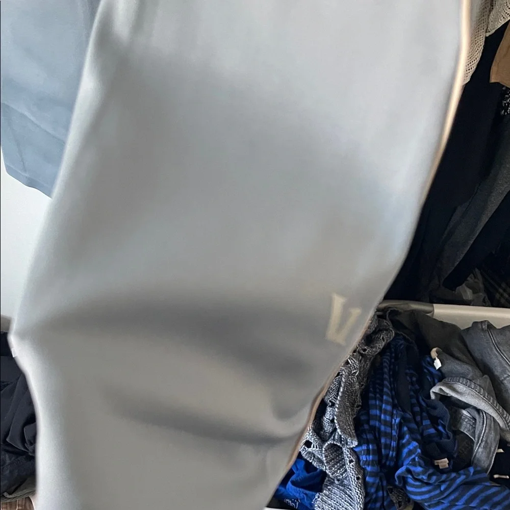 NWOT- Vuori Evolve Lunar Leggings